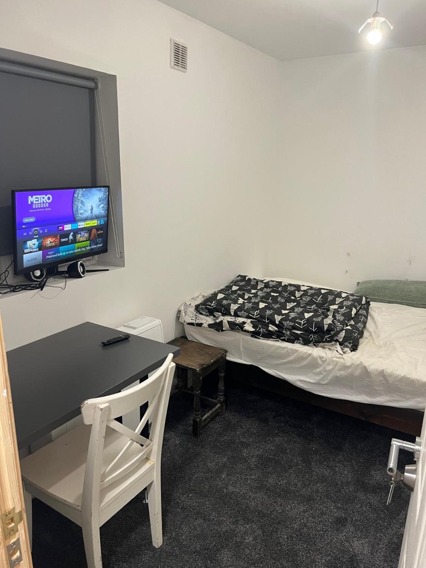 New Flat, Own Bathroom, Sitting Room & Large Bedroom - Walsall Bescot Extérieur photo